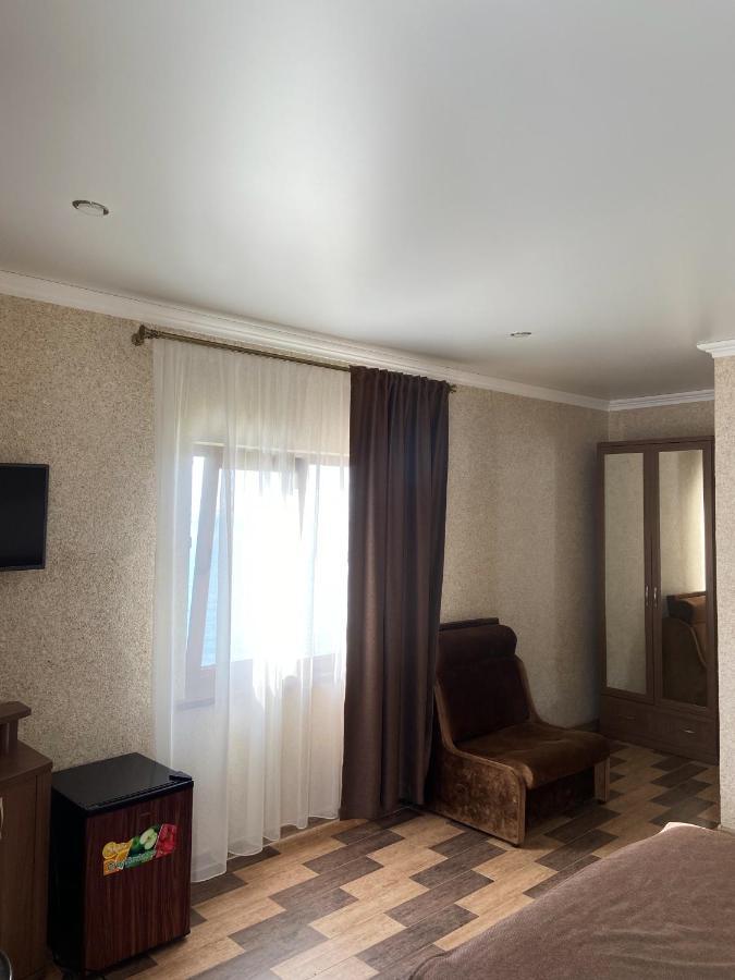 Hotel Apra Lidzava Zewnętrze zdjęcie
