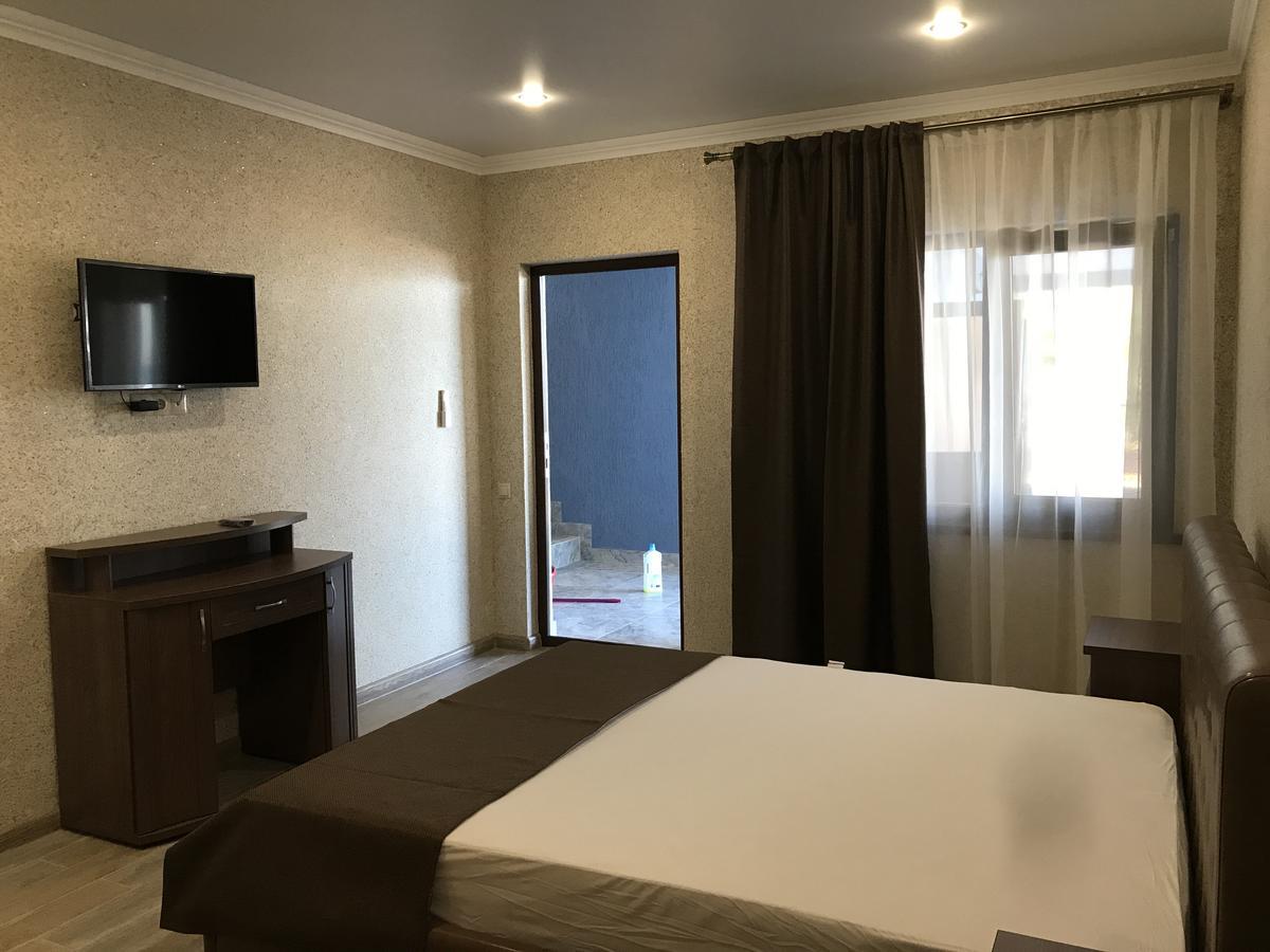 Hotel Apra Lidzava Zewnętrze zdjęcie